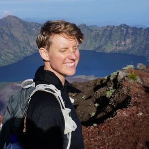 Meet your Posher, Mara